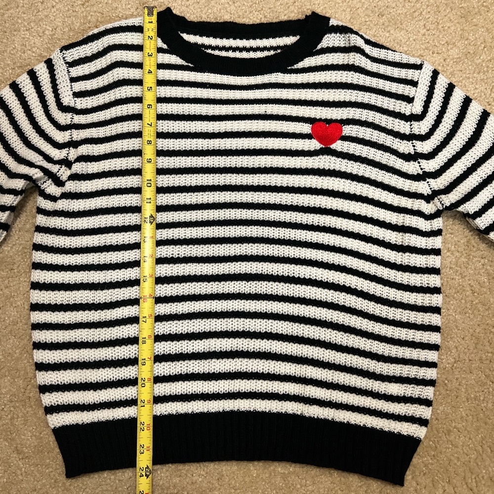 NEW Valentines Striped & Heart Pattern Drop Shoulder Sweater size L - Picture 4 of 6